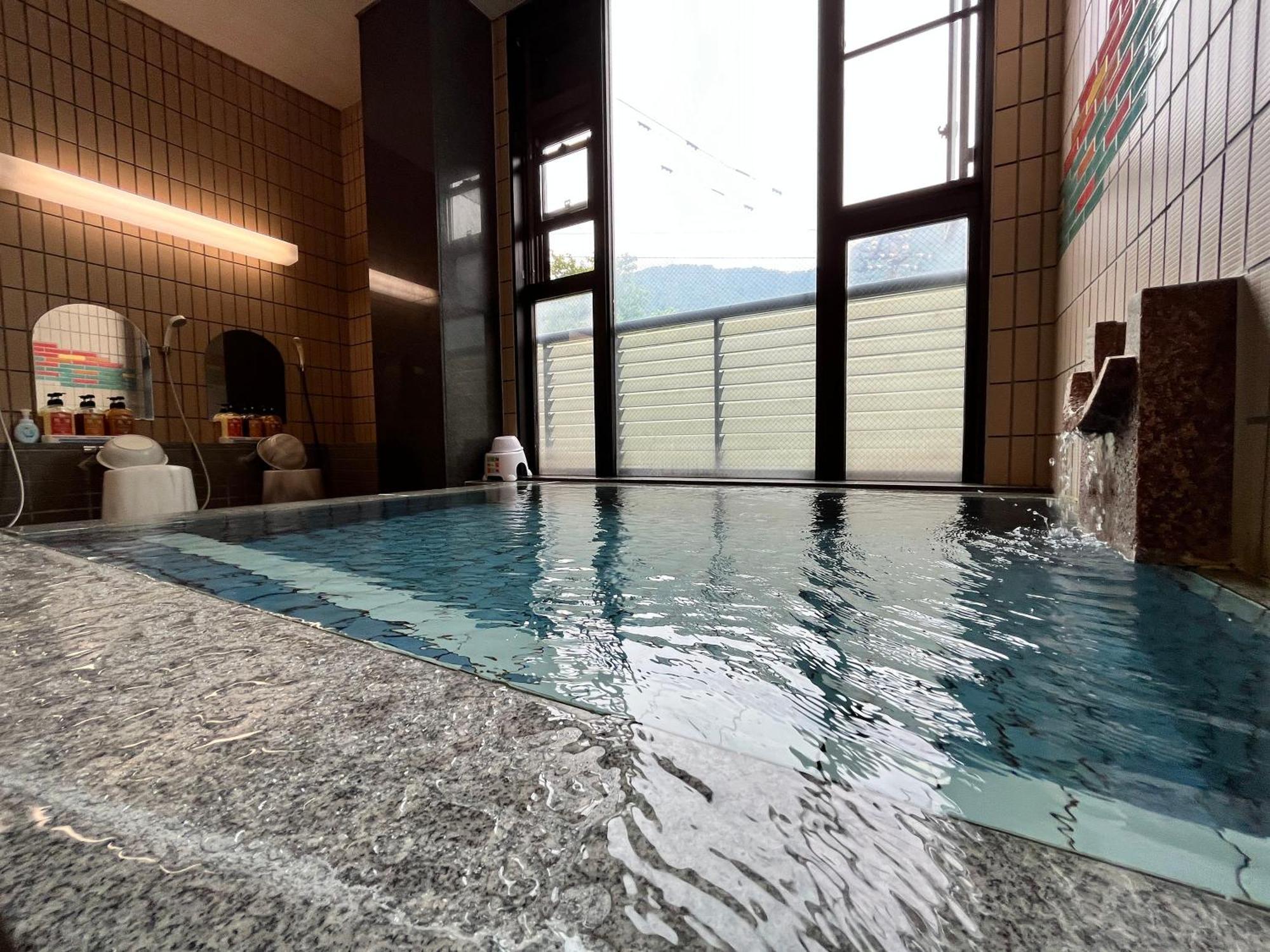 Gokayama Onsen Akaokan นันโตะ ภายนอก รูปภาพ