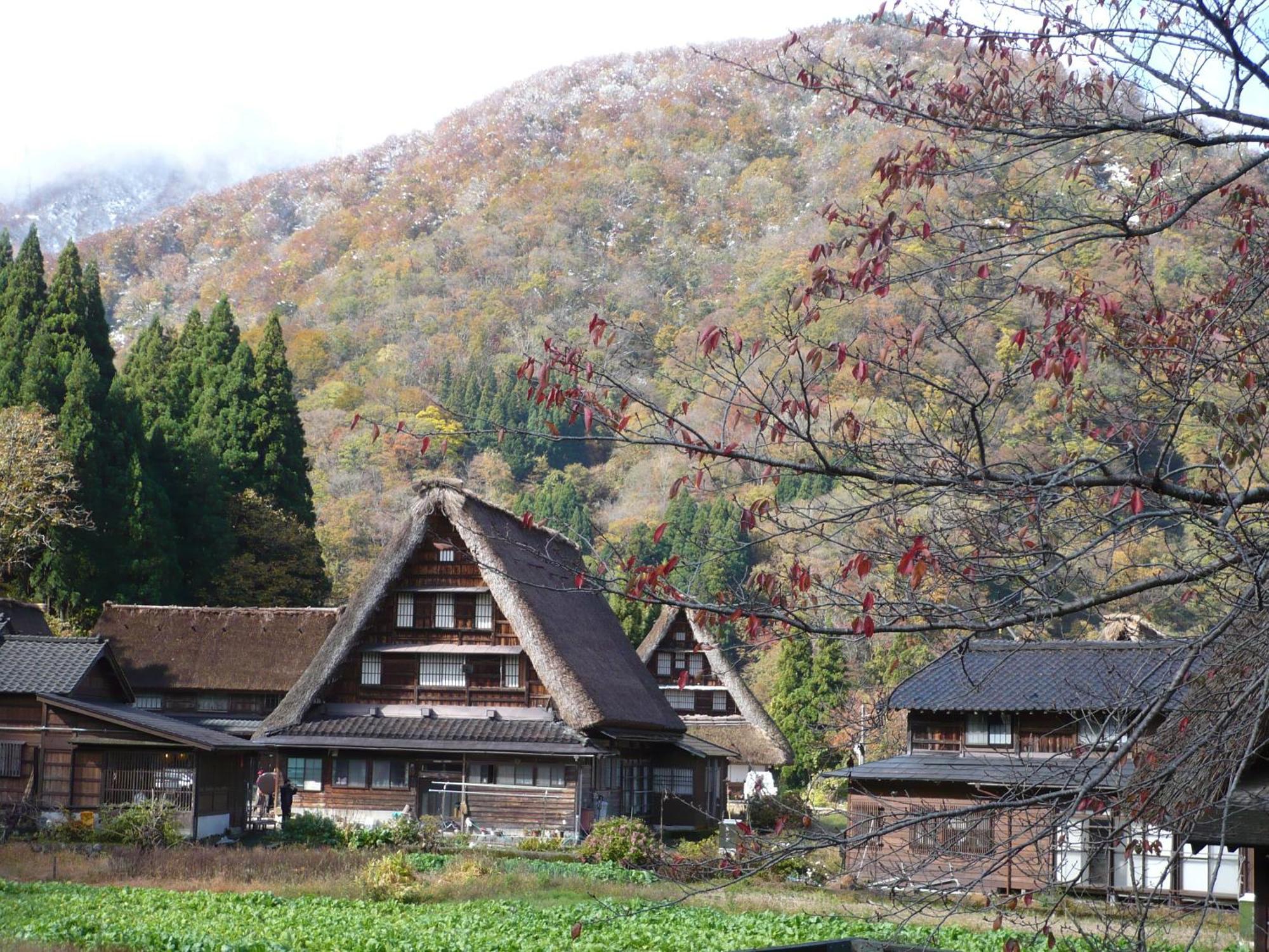 Gokayama Onsen Akaokan นันโตะ ภายนอก รูปภาพ