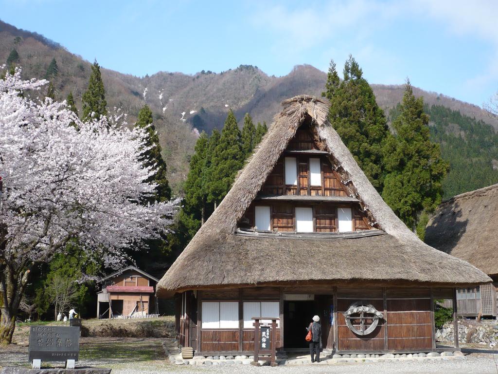 Gokayama Onsen Akaokan นันโตะ ภายนอก รูปภาพ